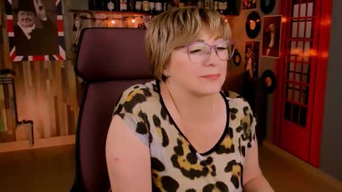 Vivien online show from September 28, 1:49 pm