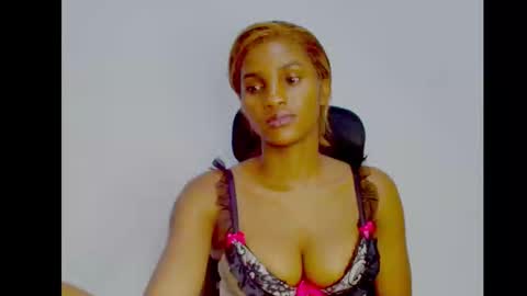 Snapshot of sugax_cuntwetxx chatting on September 19, 11:37 pm Ivy online show from September 19, 11:37 pm
