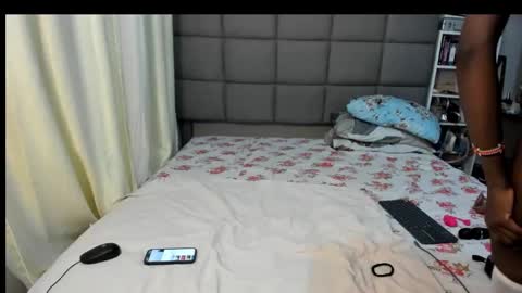 Snapshot of suhaila_suu chatting on December 25, 11:53 pm suhaila_suu online show from December 25, 11:53 pm