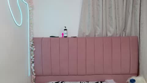 sukilove18 online show from September 15, 12:41 am