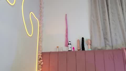 sukilove18 online show from September 28, 1:23 am