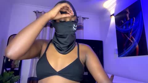 maskedtemptress online show from November 27, 2:36 am