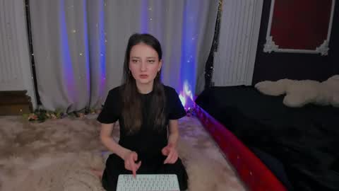 summerlila online show from April 12, 1:47 pm