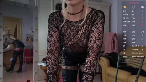 Miss Nelly online show from April 27, 9:50 am