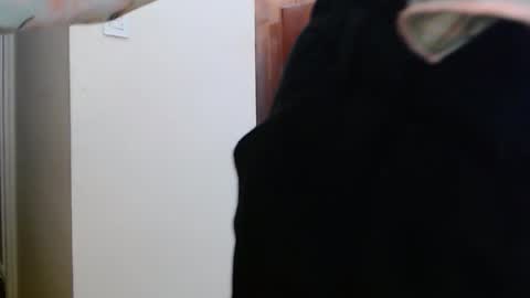 sunbrilliant online show from April 17, 6:32 pm