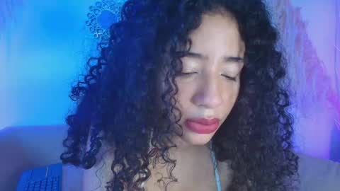 Aillyn Perez online show from April 22, 4:48 pm