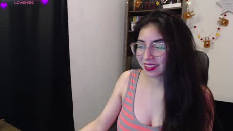 Snapshot of sunflower_uwu chatting on December 28, 1:39 am violetta online show from December 28, 1:39 am