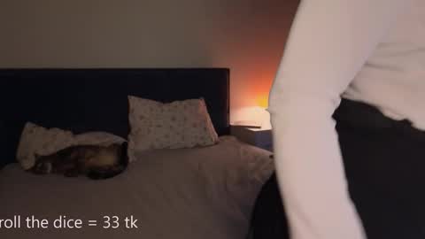 Amy online show from October 8, 4:06 am