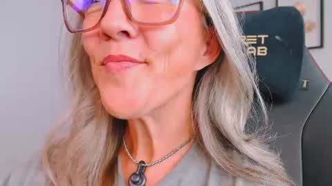 Hi Im Sunnie - Next show Friday August 1 online show from July 19, 6:32 pm