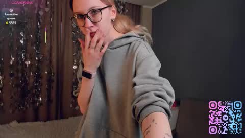 Kiki online show from February 22, 1:28 am