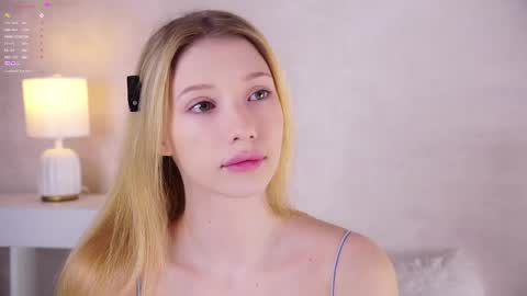 Lily online show from June 4, 2:54 pm