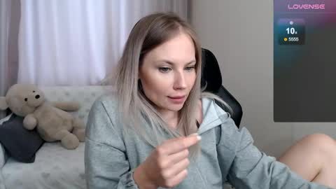 Naomi online show from April 28, 4:49 am