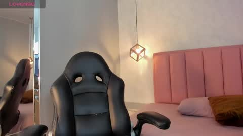  S U N N Y online show from April 27, 12:46 pm