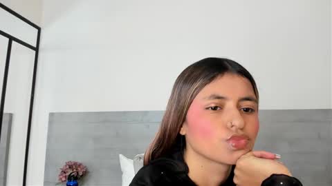 sunnywhitee online show from March 21, 7:08 pm