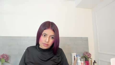 sunnywhitee online show from April 27, 7:22 pm