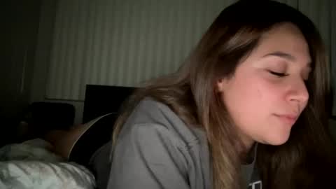 Snapshot of sunshinemae09 chatting on October 30, 2:47 am sunshinemae09 online show from October 30, 2:47 am