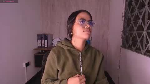 susan_voltaire online show from July 26, 1:57 am