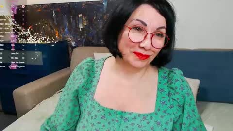 Susan online show from February 12, 5:48 pm