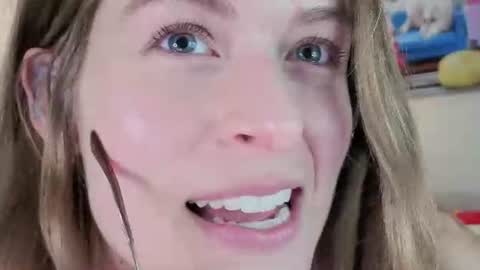Susannah online show from July 23, 1:08 pm