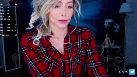 Snapshot of susannawallace chatting on February 14, 3:33 am InaraSerra online show from February 14, 3:33 am