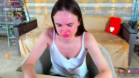 susansmitt online show from March 15, 1:51 am