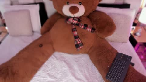  susi  online show from March 5, 8:48 pm