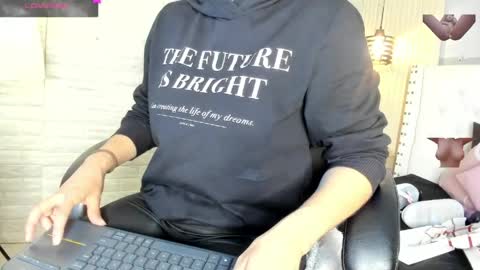   online show from April 9, 11:48 am