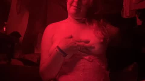 Suzie Q online show from May 5, 8:39 am