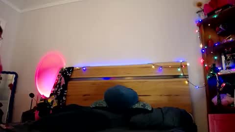 suzie stardust online show from March 31, 8:03 am