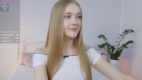 Snapshot of suzipons chatting on October 8, 1:37 pm Suzi online show from October 8, 1:37 pm