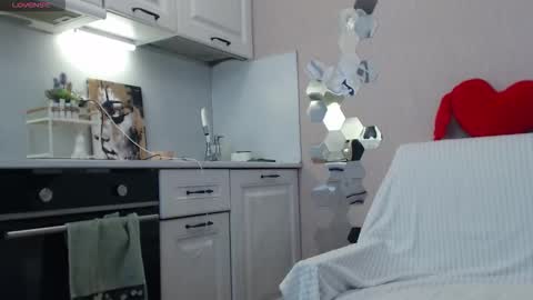 Suzy  next stream  Thursday Friday Saturday online show from January 19, 4:19 am