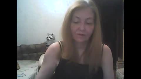 sweet4blonde609 online show from December 4, 12:29 pm