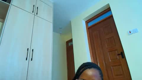 pixiee online show from April 25, 11:57 am