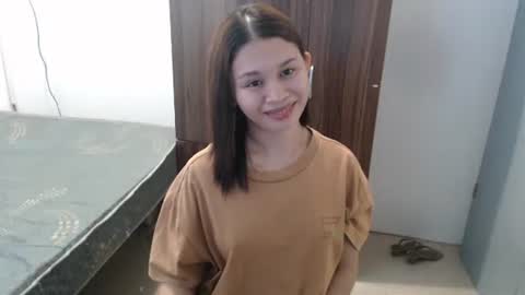 sweet_cassyxx online show from May 6, 12:31 pm