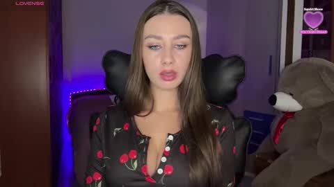 Snapshot of sweet_cherryn chatting on October 5, 12:21 pm Sweet Cherry online show from October 5, 12:21 pm