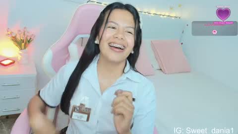 Snapshot of sweet_dania_ chatting on September 25, 5:39 am sweet_dania_ online show from September 25, 5:39 am