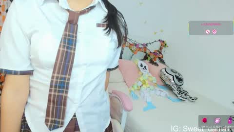 Snapshot of sweet_dania_ chatting on October 18, 9:12 am sweet_dania_ online show from October 18, 9:12 am
