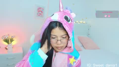 Snapshot of sweet_dania_ chatting on October 1, 4:39 am sweet_dania_ online show from October 1, 4:39 am