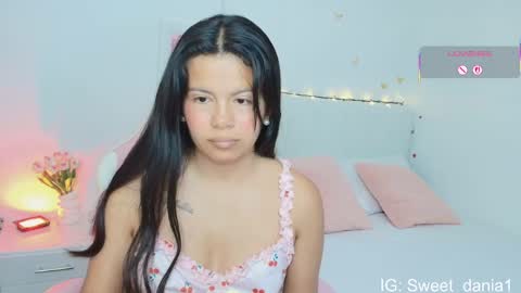 Snapshot of sweet_dania_ chatting on October 2, 9:03 am sweet_dania_ online show from October 2, 9:03 am