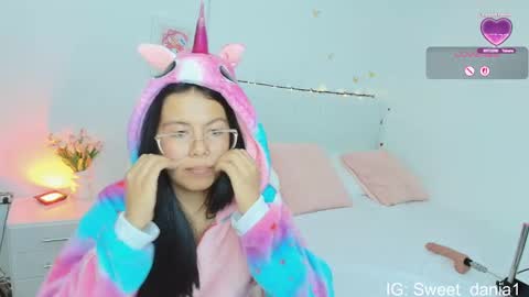 Snapshot of sweet_dania_ chatting on September 21, 9:52 am sweet_dania_ online show from September 21, 9:52 am