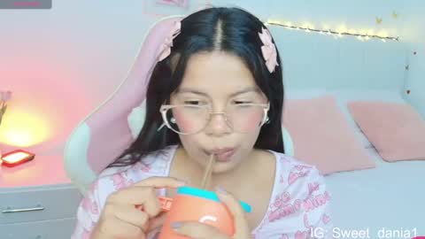 Snapshot of sweet_dania_ chatting on September 29, 3:44 am sweet_dania_ online show from September 29, 3:44 am