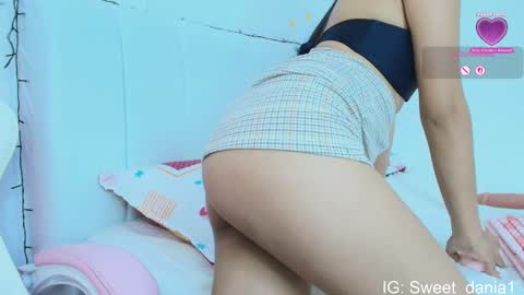Snapshot of sweet_dania_ chatting on September 12, 9:07 am sweet_dania_ online show from September 12, 9:07 am