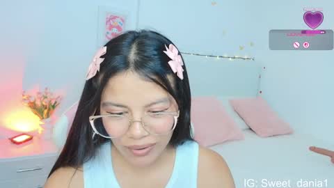 Snapshot of sweet_dania_ chatting on September 28, 2:51 am sweet_dania_ online show from September 28, 2:51 am