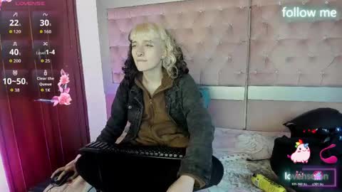  emmili  online show from April 14, 12:27 pm