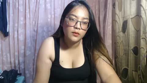 sweet_freya1999 online show from July 27, 5:15 am