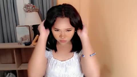 Snapshot of sweet_hoelly chatting on October 7, 4:44 pm naughty shannel online show from October 7, 4:44 pm
