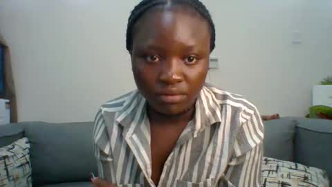 Snapshot of sweet_jenica chatting on February 20, 5:01 am ESTHER NEEMA online show from February 20, 5:01 am