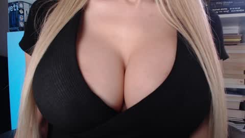 Jen online show from March 18, 7:35 am