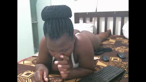 Snapshot of sweet_lilianah chatting on February 17, 3:15 am sweet_lilianah online show from February 17, 3:15 am