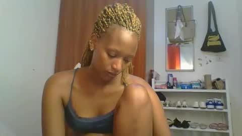 Linda online show from April 21, 2:51 am